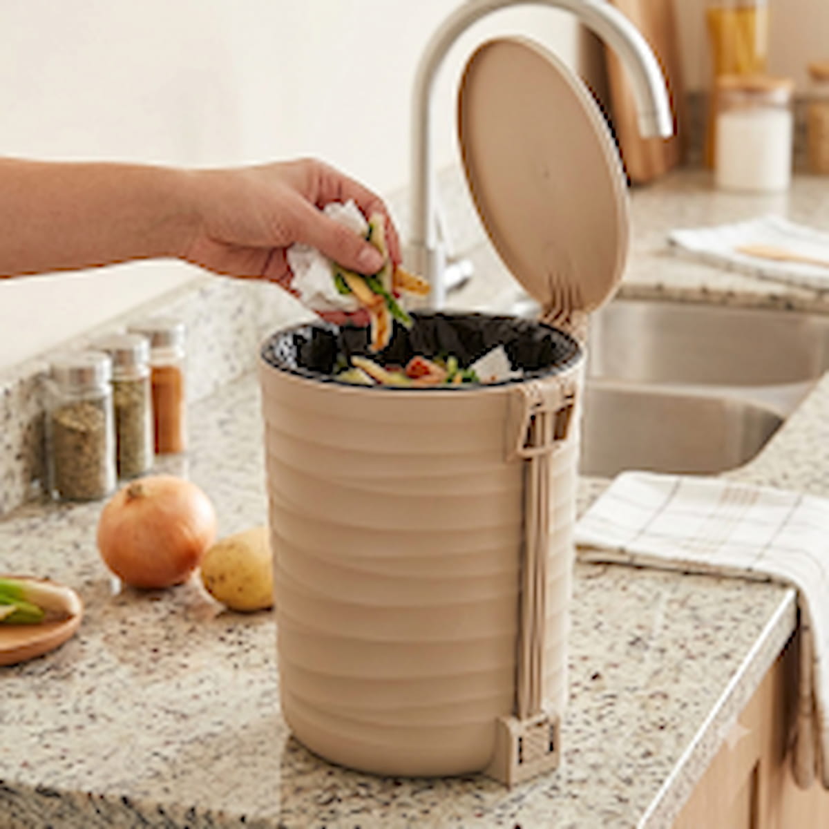 Poubelle Rimmel en Plastique 5 L pour Maison et Bureau