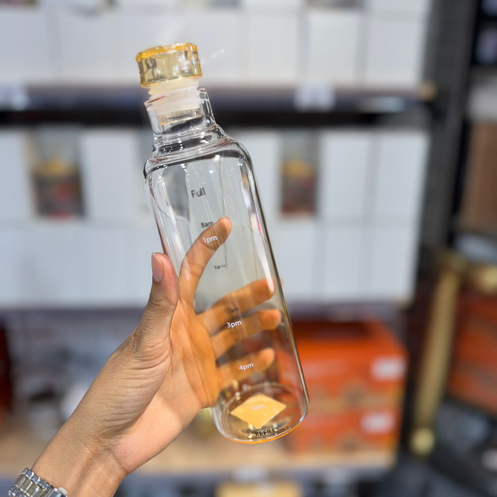 Bouteille en verre doré