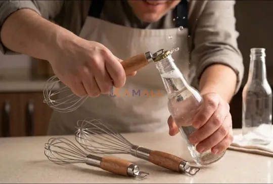 Fouet de Cuisine 26 cm en Acier Inoxydable avec Ouvre-Bouteille et Manche en Bois – Ustensile 2 en 1