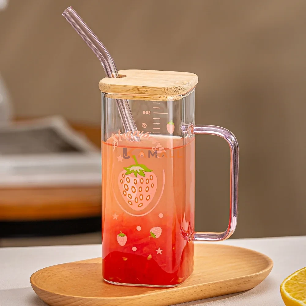 Chope en Verre à Manche avec Couvercle en Bois et Paille en Verre – Motif Cerise