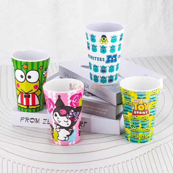 Tasse avec paille en Plastique Alimentaire pour enfant