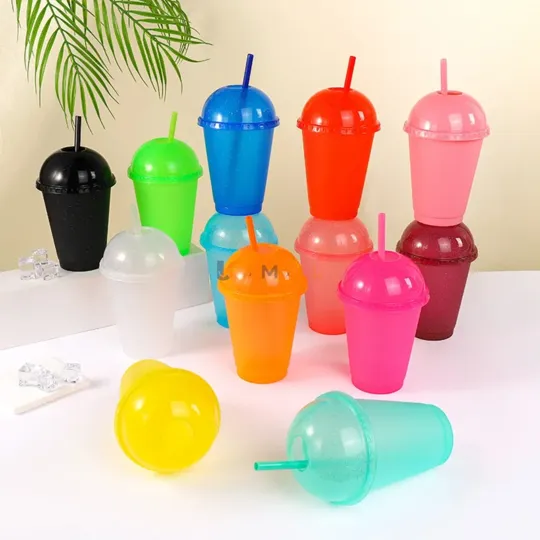 Goblet avec Paille en Plastique Alimentaire – Gobelet Pratique pour Jus, Eau et Boissons Fraîches