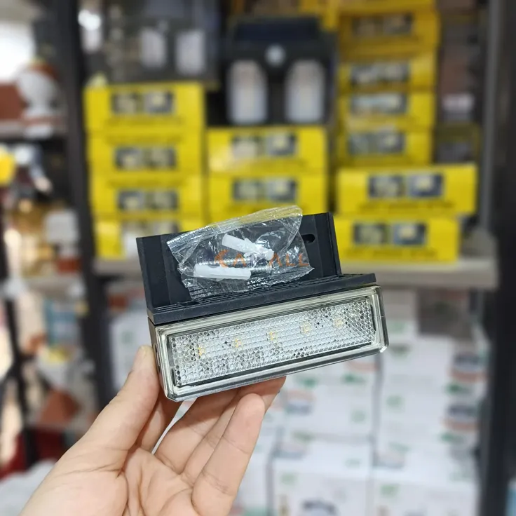 Applique Solaire – Lampe Murale Extérieure Rechargeable avec Angle Réglable 120°